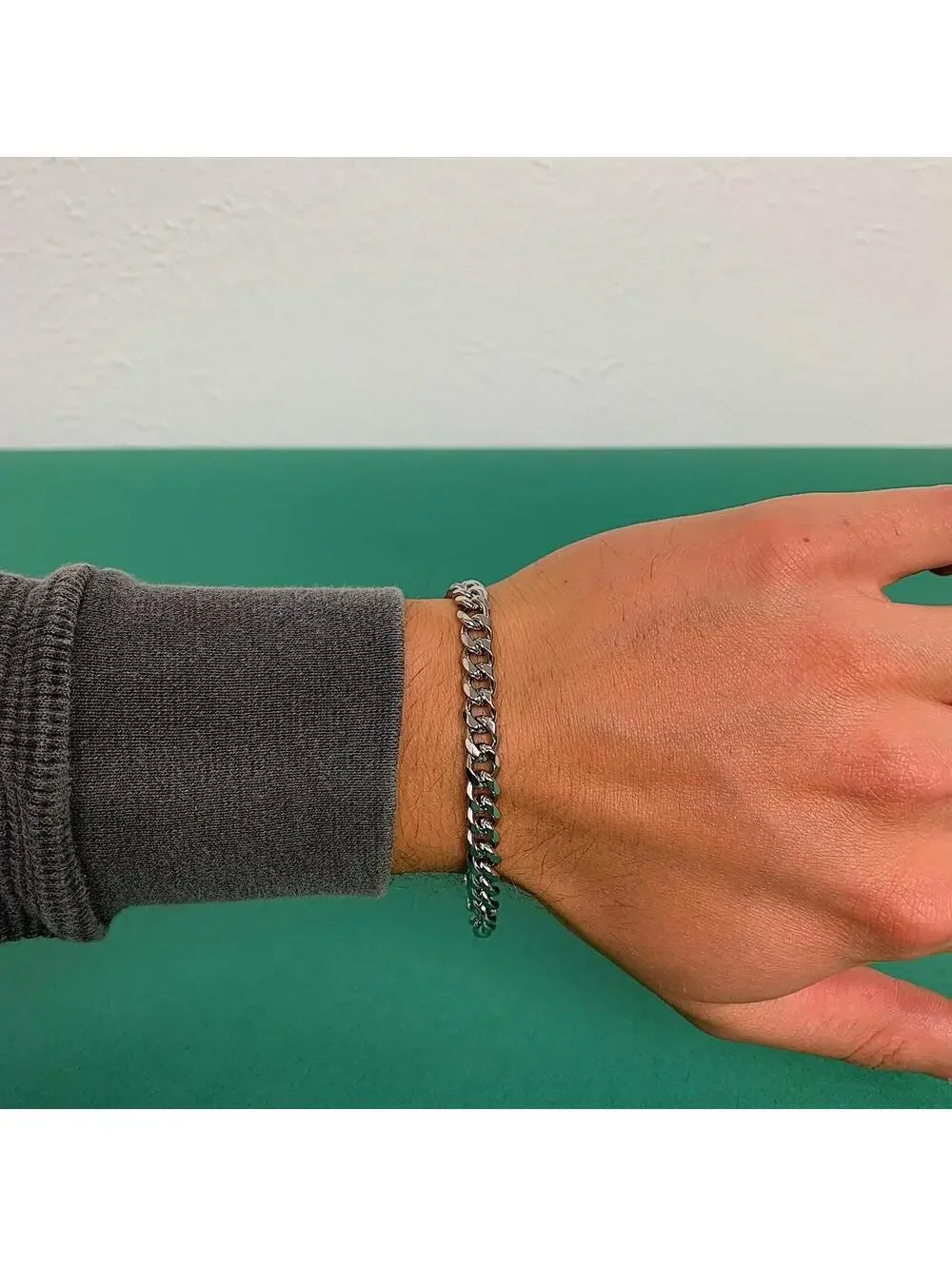 Y2k Vintage style Silver color Cuban Link bracelet. Cool design. Nice quality an